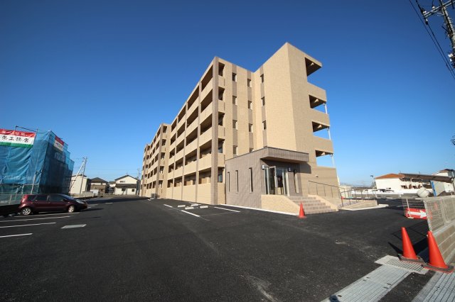 建物外観　落ち着いた雰囲気の外観です