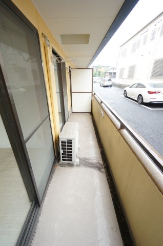 バルコニー　水曜日、営業時間外もご相談ください！