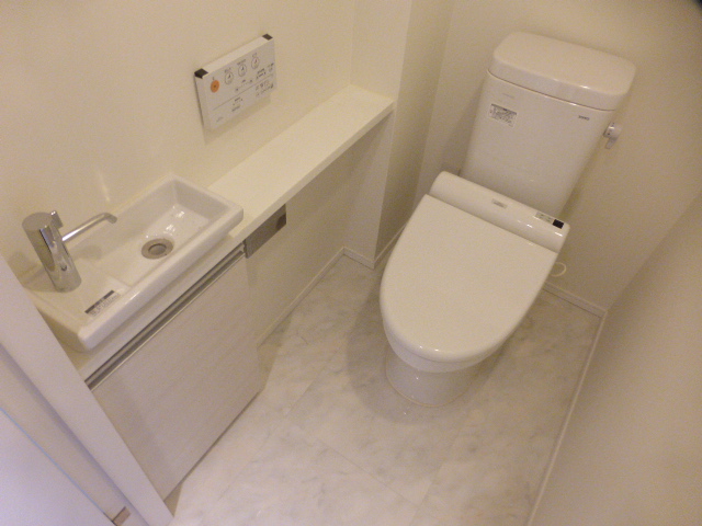 トイレ　トイレ