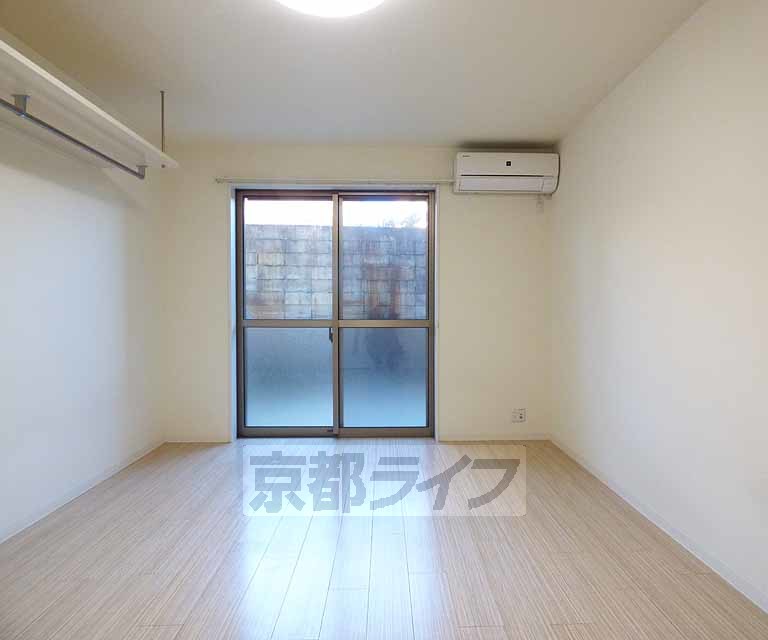 居室・リビング　広々としたお部屋です。