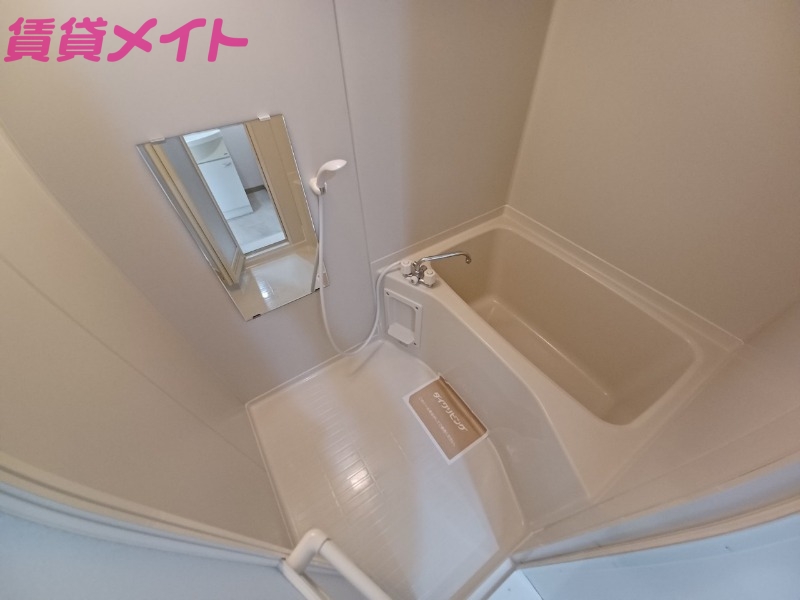 バス・シャワールーム　同型反転参考写真