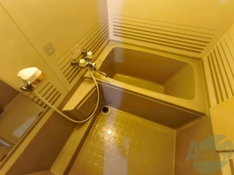 バス・シャワールーム　お風呂になります。一日の疲れを癒してくださいね。