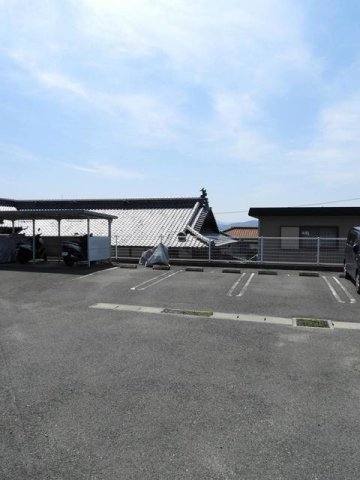 駐車場　駐車場に車を止められます