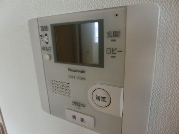 セキュリティ　明るい居間で気持ちまで明るくなりますね！