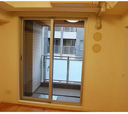 バルコニー　外からの目が気にならないバルコニーで洗濯物が干せます