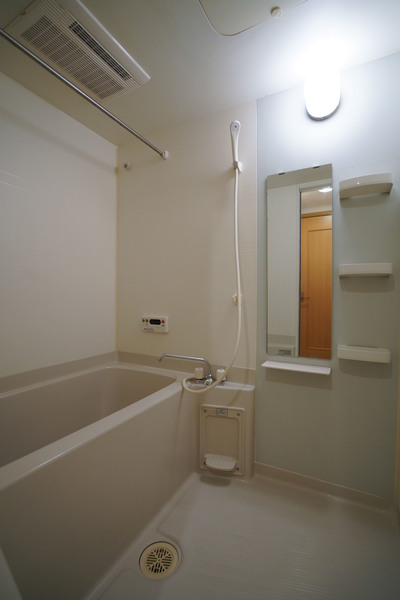 バス・シャワールーム　同じ建物の別のお部屋