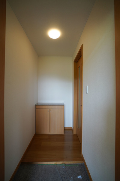 玄関　同じ建物の別のお部屋