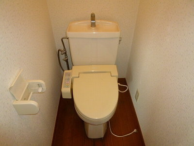 トイレ　温水洗浄便座