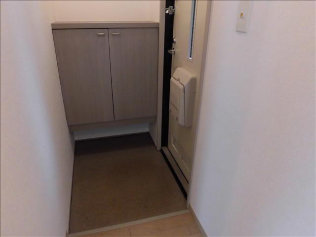 玄関　下駄箱には靴もすっきり収納できます。