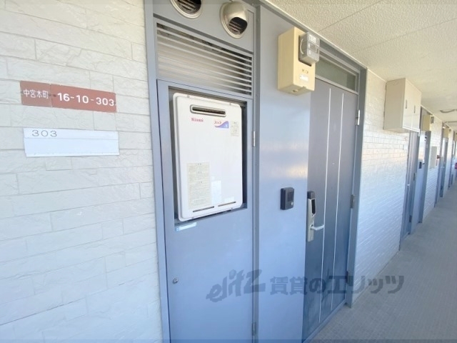 玄関　インターホン