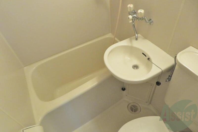 バス・シャワールーム　毎日の疲れを癒すバスタイム、ゆっくり浸かりたいですね