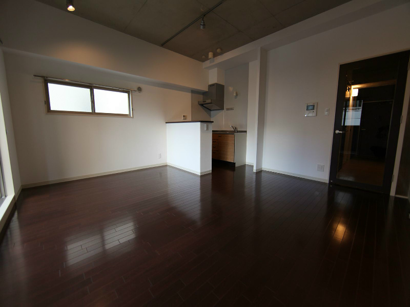 居室・リビング　ＬＤＫ14.3帖　カウンターキッチン　エアコン付