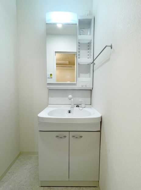 洗面設備　同シリーズ物件のモデルルームになります※現況優先