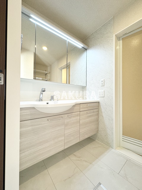 洗面設備　身支度に欠かせない独立洗面台♪