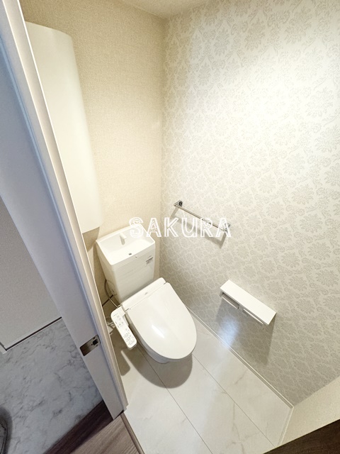 トイレ　嬉しい温水洗浄便座♪