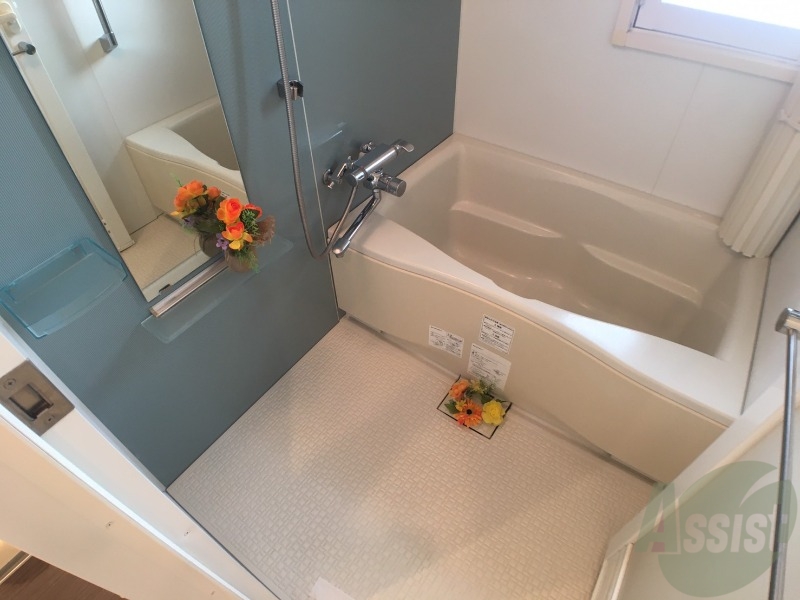 バス・シャワールーム　お風呂になります。一日の疲れを癒してくださいね。