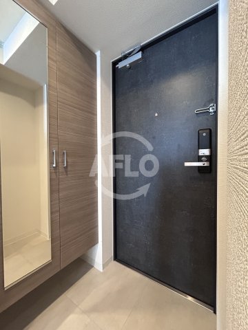 玄関　エスリード大阪クレストコート　玄関