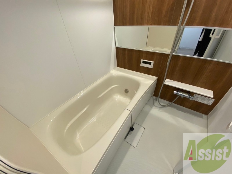 バス・シャワールーム　お風呂になります。一日の疲れを癒してくださいね。