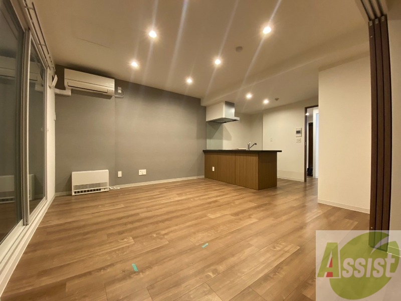 居室・リビング　広くてキレイなお部屋が広がっていて、充実した生活が送れそう。