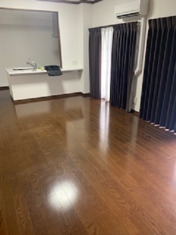 居室・リビング　※同建物・別号室の写真です