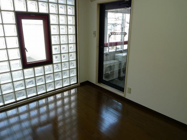 居室・リビング　※同タイプ部屋の写真です。