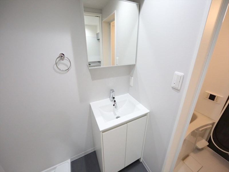 洗面設備　脱衣所　シャワー独立洗面台（洗濯機用意できます