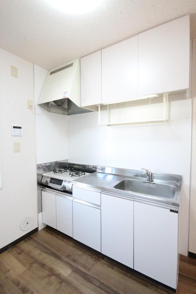 キッチン　同タイプ（反転）のお部屋の写真です　現況ご確認ください