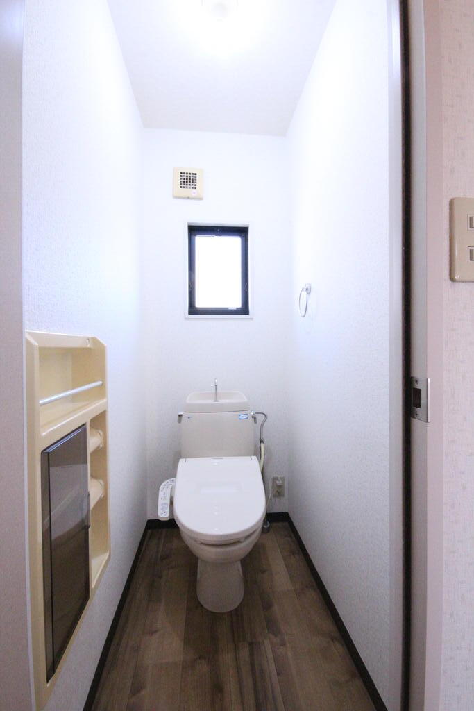 トイレ　同タイプ（反転）のお部屋の写真です　現況ご確認ください