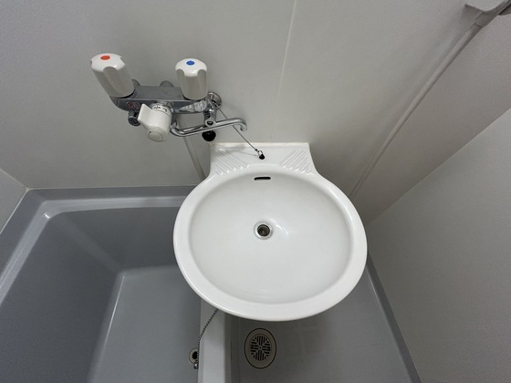 洗面設備　※別号室の写真です。