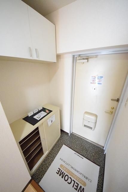玄関　同物件別部屋参考