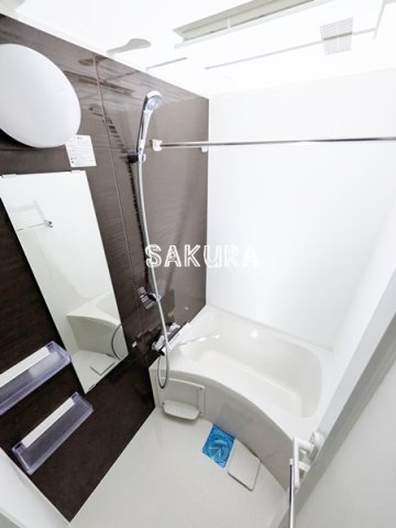 バス・シャワールーム　雨の日でも安心の浴室乾燥機付きです♪