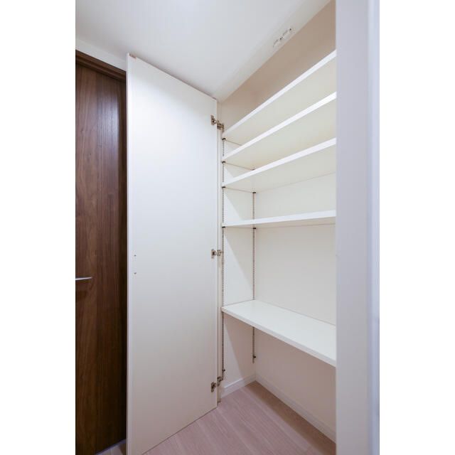 収納　※別部屋の写真です