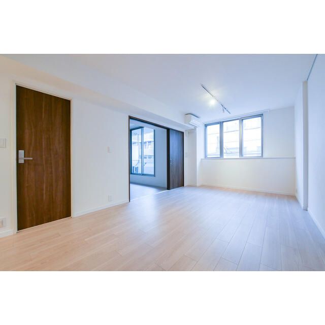 居室・リビング　※別部屋の写真です