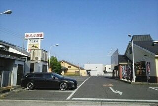 飲食店　おいしい広場さん（飲食店）まで90m