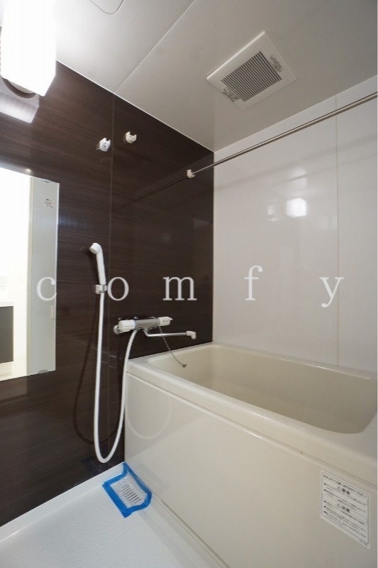 バス・シャワールーム　追炊き付きバスルーム