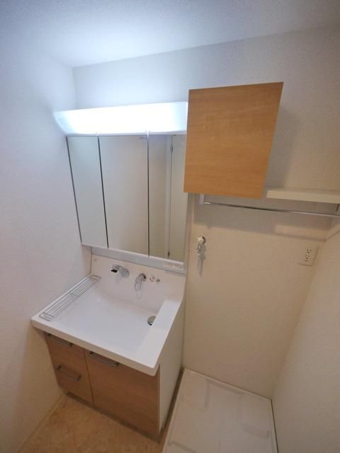 洗面設備　★シャンプードレッサー付の洗面台です★