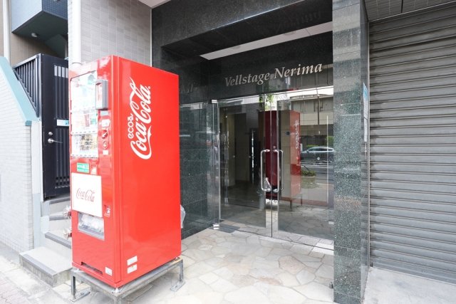 エントランス　落ち着いたエントランスです