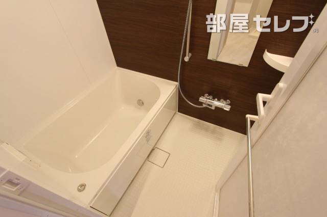 バス・シャワールーム　１１０号室