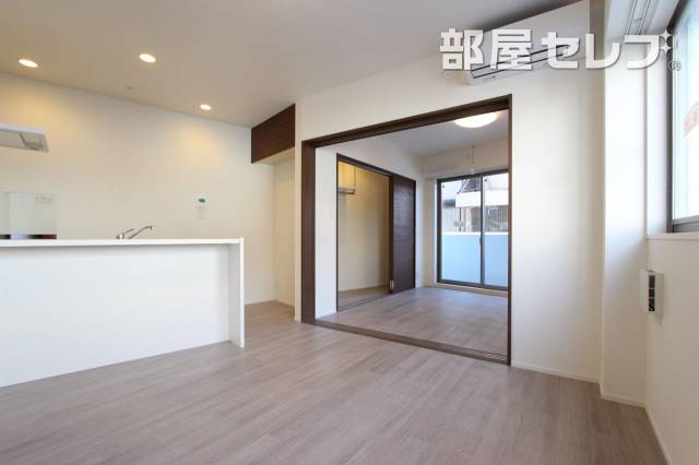 居室・リビング　１１０号室