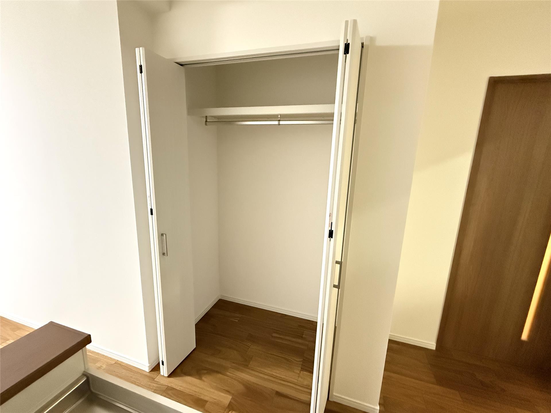 収納　洋服やカバンの収納に便利なクローゼット♪