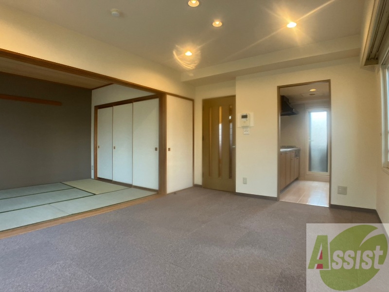 居室・リビング　広くキレイなリビングが広がっていて、充実した生活が送れそう。