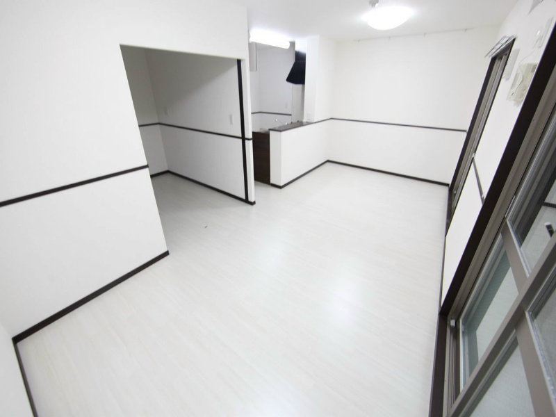 居室・リビング　ＬＤＫ15.3帖　洋室5帖とつなげても仕切っても使えます