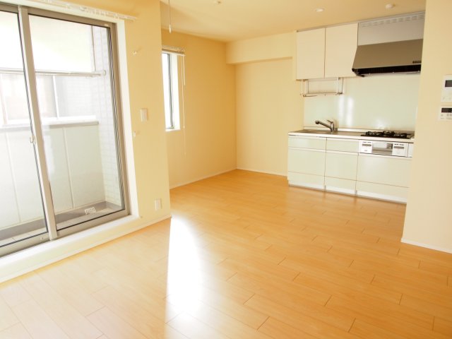 居室・リビング　ゆとりある広さのリビングルーム♪