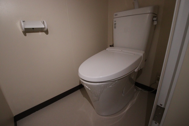 トイレ　※別室の参考写真の為、現況優先です。