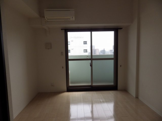 居室・リビング　※同マンション別室参考写真