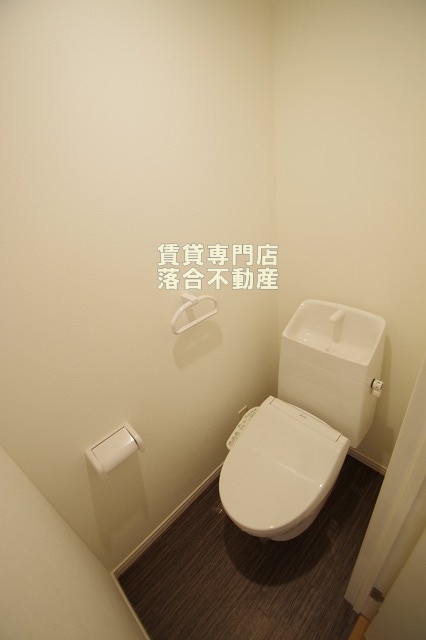 トイレ　ウォシュレット付き