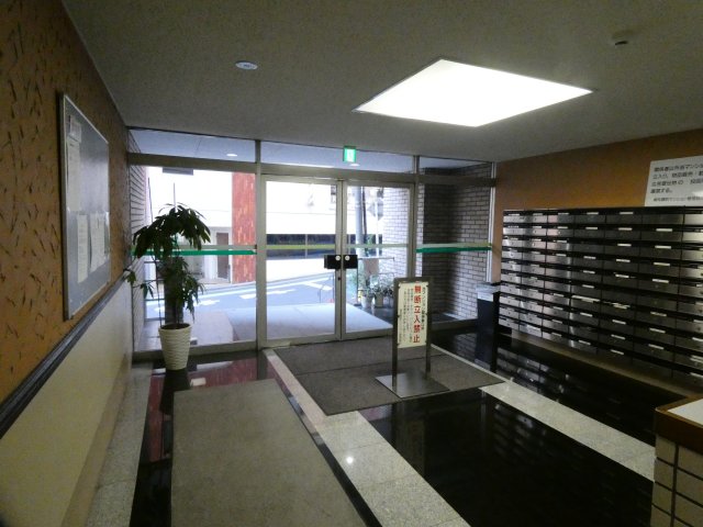 エントランス　エントランス