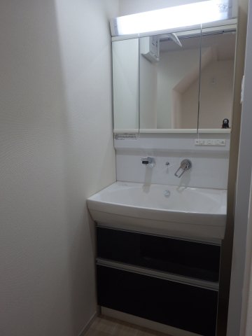 洗面設備　同型タイプの写真です。色が異なる場合があります。