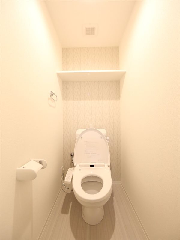 トイレ　温水洗浄暖房便座付トイレ