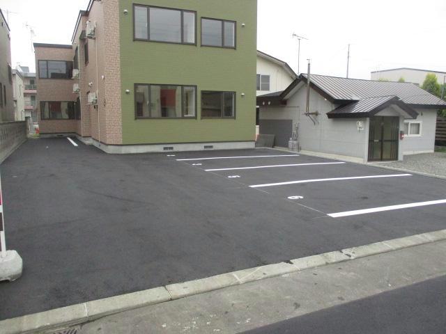 駐車場　駐車場